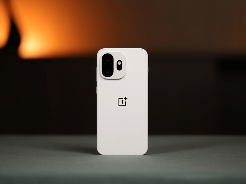 续航焦虑的终结者：一加15T能否打破小屏手机的魔咒？