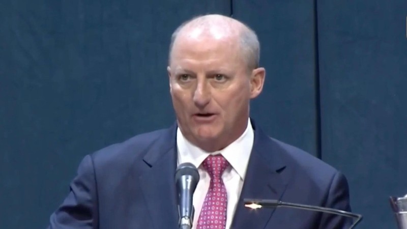  并非神话终结：伯克希尔的波动恰是价值重估的契机。 股票财经 并非神话终结：伯克希尔的波动恰是价值重估的契机。 股票财经