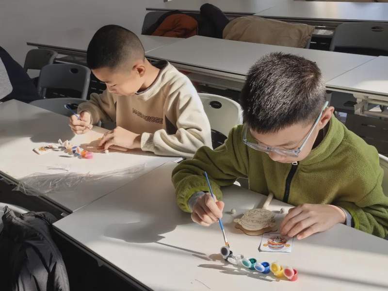  社区治理的「向阳解法」：系统性思维破解「一老一小」服务难题 新闻