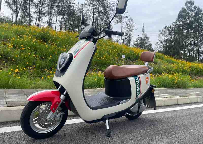  【技术拆解】原厂电池「只换不修」模式深度解析：雅迪爱玛背后的品控逻辑与市场变局 汽车科技